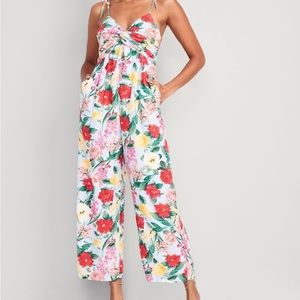 Old Navy to shoulder twist front floral jumpsuit